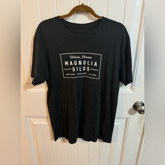 Magnolia Silos charcoal graphic tee - Picture 3 of 5